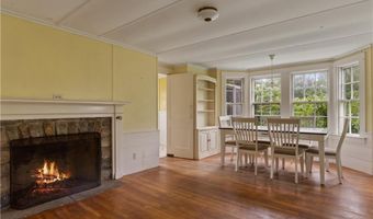 11 Namcook Rd, Narragansett, RI 02882