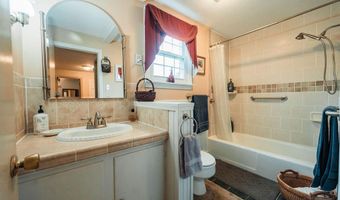 3 Mathews Ave, Bath, ME 04530