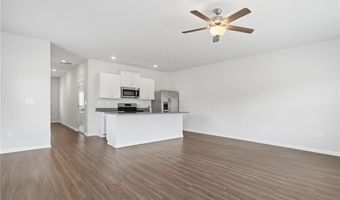 157 Village Green Dr, Adairsville, GA 30103