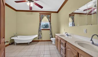 646 S Country Estates Ln, Bloomfield, IN 47424