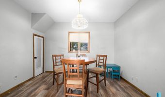 111 S Walnut Ave, Bridgewater, SD 57319