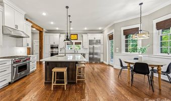 1 Cedar Chine Dr, Asheville, NC 28803