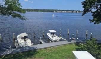 301 Compass Ave, Beachwood, NJ 08722