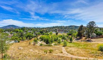 9832 Estrella Dr, Spring Valley, CA 91977