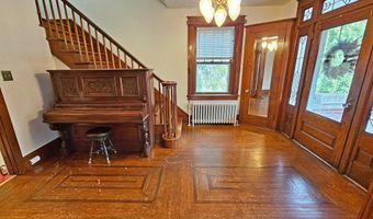 320 S 9TH St, Akron, PA 17501