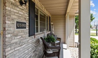 W5982 STRAWFLOWER Drive, Appleton, WI 54915