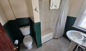 47 Granite St, Barre, VT 05641