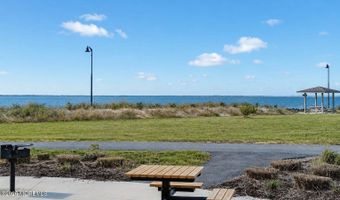 2 Berkeley Crossings Way, Bayville, NJ 08721