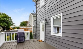 23 Vernon Ave 1, Newport, RI 02840