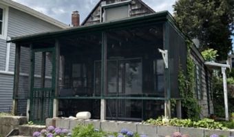 24 Little Bay Ln, Branford, CT 06405