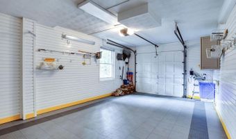 5904 LENOX Rd, Bethesda, MD 20817