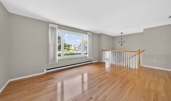 2 Spice Bush Ln, Branford, CT 06405