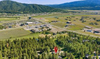 9 PINE St, Alpine, WY 83128