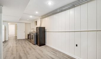 2420 N TAYLOR St, Arlington, VA 22207