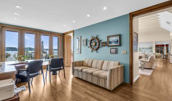 99 Holly Ln, Bayville, NJ 08721