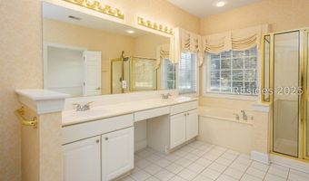 7 Crescent Cir, Bluffton, SC 29910