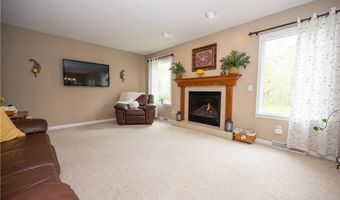 11686 Parkwood Dr, Alden, NY 14004