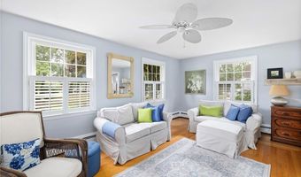 221 Trinity St, Warwick, RI 02886