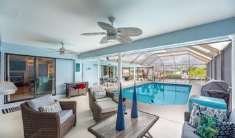 910 CHIPAWAY Dr, Apollo Beach, FL 33572