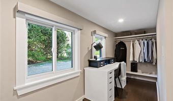166 New Meadow Rd, Barrington, RI 02806