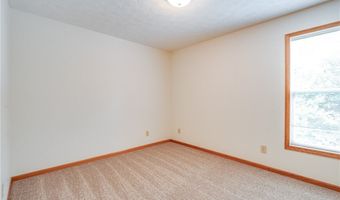 3061 Dover Dr, Akron, OH 44312