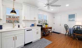 70 Carroll Ave 1009, Newport, RI 02840