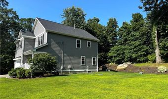 37 Iroquois Rd, Cumberland, RI 02864