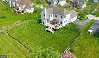 33 WATERTON Dr, Bear, DE 19701