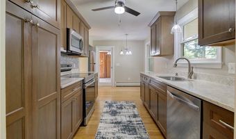 6 Pine Ln, Johnston, RI 02919