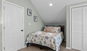 125 Pelican Dr, Atlantic Beach, NC 28512