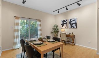 1220 Wicklow Rd J, Ballwin, MO 63021