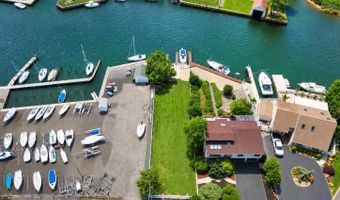 35 Shore Rd, Amityville, NY 11701