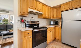 837 Cable Ave, Beachwood, NJ 08722