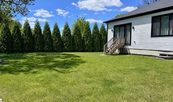 1858 Upland Dr, Ann Arbor, MI 48105