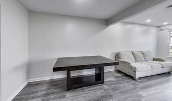 802 N Tamarac Blvd, Addison, IL 60101