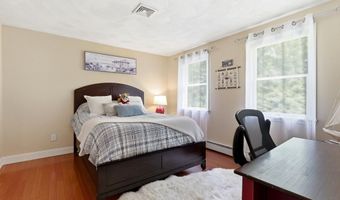 4 Hunters Rd, Bedford, NH 03110