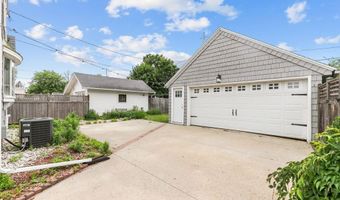 518 E SUMMER St, Appleton, WI 54911