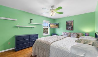 28 Hannah Lee Rd, Barnegat, NJ 08005