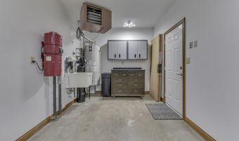 8896 Classic View Dr, Indianapolis, IN 46217