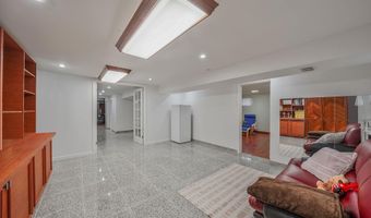 140 Dogwood Rd, Albertson, NY 11576