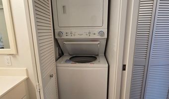 801 South St 2411, Honolulu, HI 96813