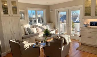 307 Corey Ln, Middletown, RI 02842