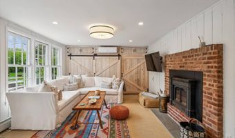 84 Indian Wells Hwy, Amagansett, NY 11930