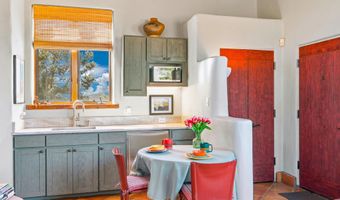 267 Hondo Seco Rd, Arroyo Seco, NM 87514