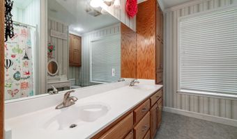 72 Ranch Rd, Arkadelphia, AR 71923