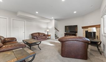2908 NW Sharmin Dr, Ankeny, IA 50023