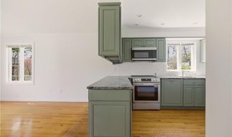 15 Hammersmith Rd 30A, Newport, RI 02840