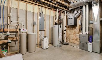 904 Timber View Dr, Altoona, WI 54720