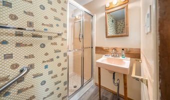 2923 Burlington Ct, Ann Arbor, MI 48105