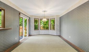 9810 SW ROBBINS Dr, Beaverton, OR 97008